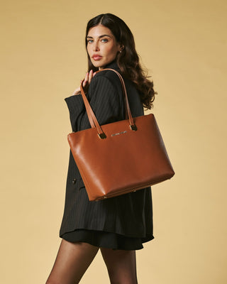 Simona (cognac) - Italian calf leather women's shoulder bag - Glamourous Grace