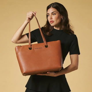 Simona (cognac) - Italian calf leather women's shoulder bag - Glamourous Grace
