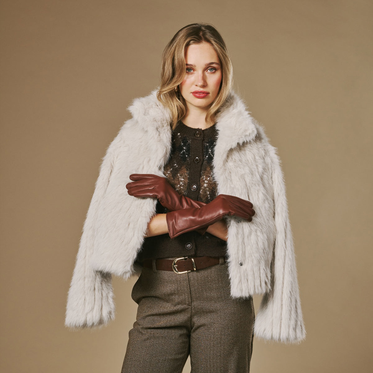 Skylar (brown) – Extra-long sheepskin leather gloves with wool/cashmere lining & touchscreen capability - Glamourous Grace