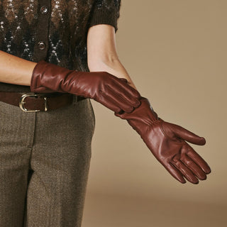 Skylar (brown) – Extra-long sheepskin leather gloves with wool/cashmere lining & touchscreen capability - Glamourous Grace
