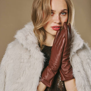 Skylar (brown) – Extra-long sheepskin leather gloves with wool/cashmere lining & touchscreen capability - Glamourous Grace
