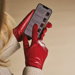 Skylar (red) – Extra-long sheepskin leather gloves with wool/cashmere lining & touchscreen capability - Glamourous Grace