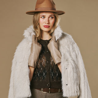 Skylar (taupe) – Extra-long sheepskin leather gloves with wool/cashmere lining & touchscreen capability - Glamourous Grace