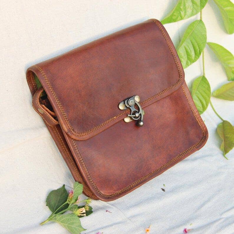 The Feminine Crossbody - Glamourous Grace
