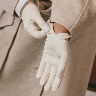 Sofia (white) - Italian lambskin leather gloves with silk lining - Glamourous Grace
