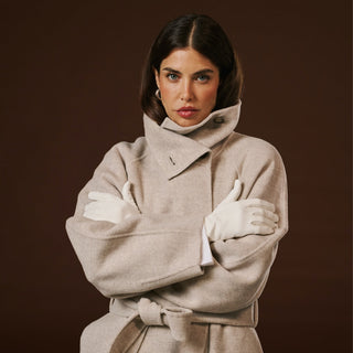 Sofia (white) - Italian lambskin leather gloves with silk lining - Glamourous Grace