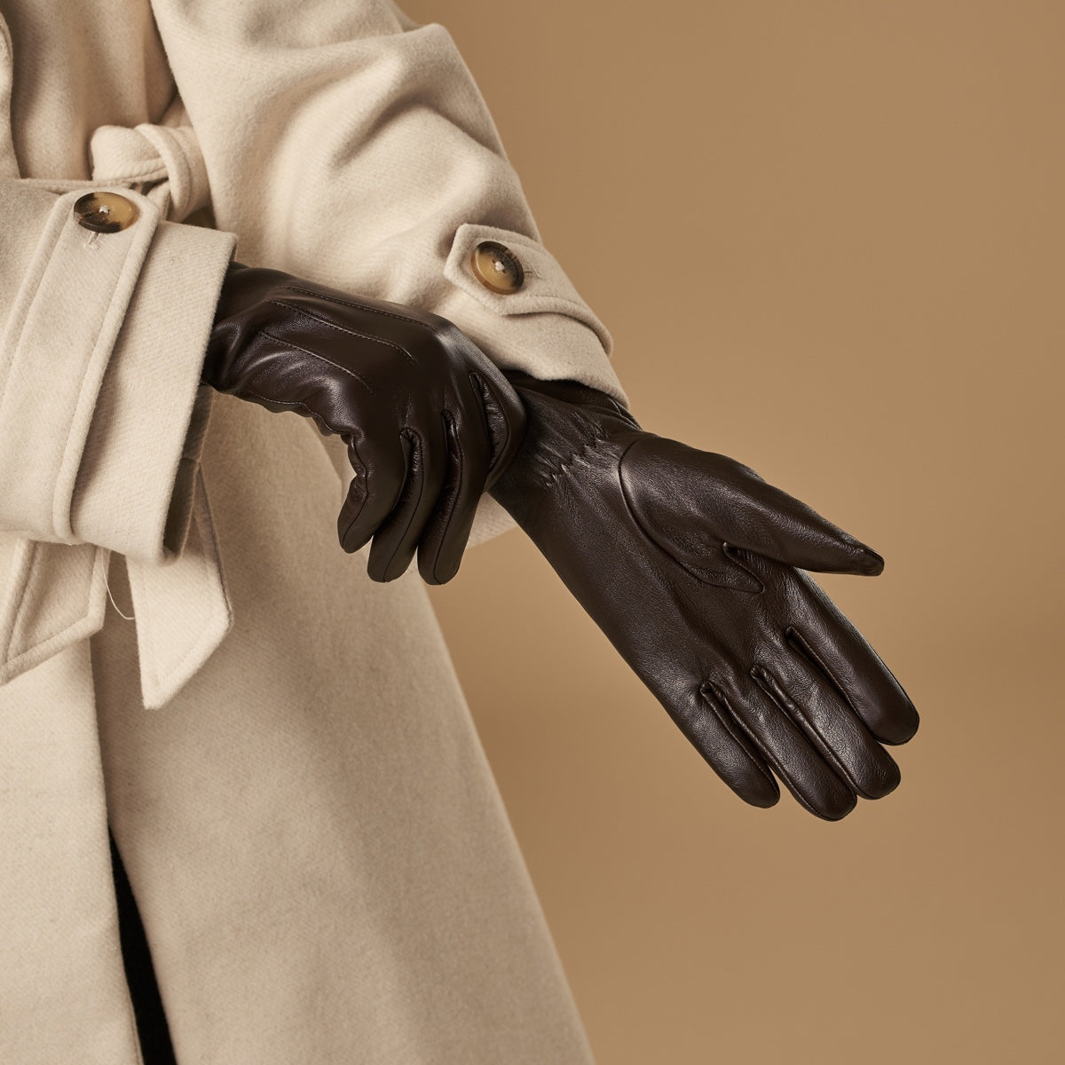 Stella (dark brown) – Sheepskin leather gloves with ultra-warm fleece lining & touchscreen functionality - Glamourous Grace