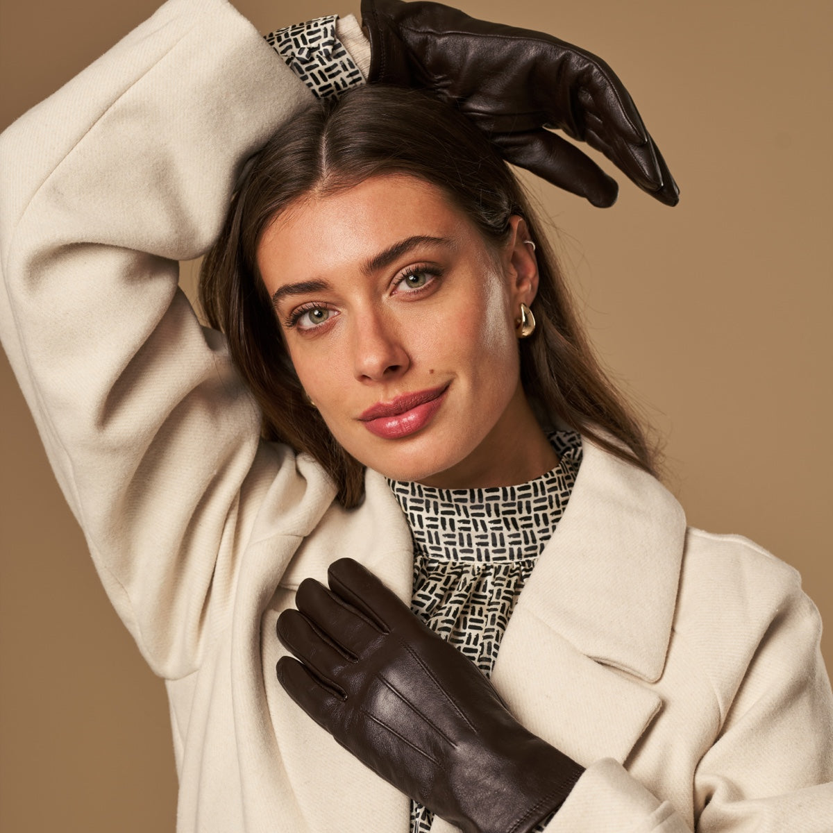 Stella (dark brown) – Sheepskin leather gloves with ultra-warm fleece lining & touchscreen functionality - Glamourous Grace