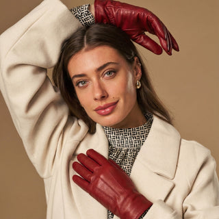 Stella (red) – Sheepskin leather gloves with ultra-warm fleece lining & touchscreen functionality - Glamourous Grace