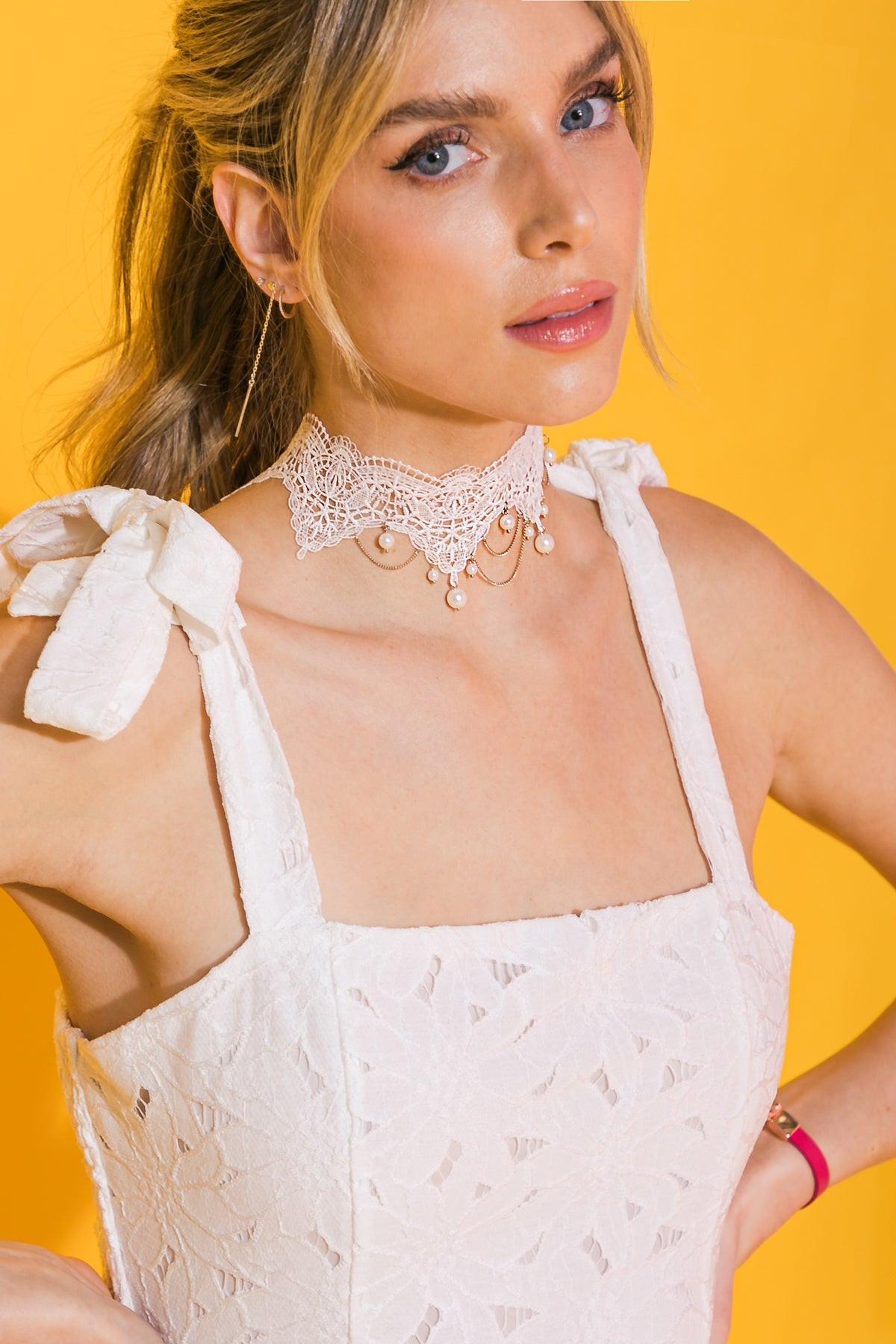 CHOOSE HAPPINESS LACE PEARL CHOKER NECKLACE - Glamourous Grace