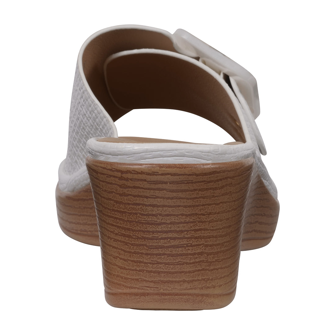 Women's Teri White Wedge Sandals - Glamourous Grace