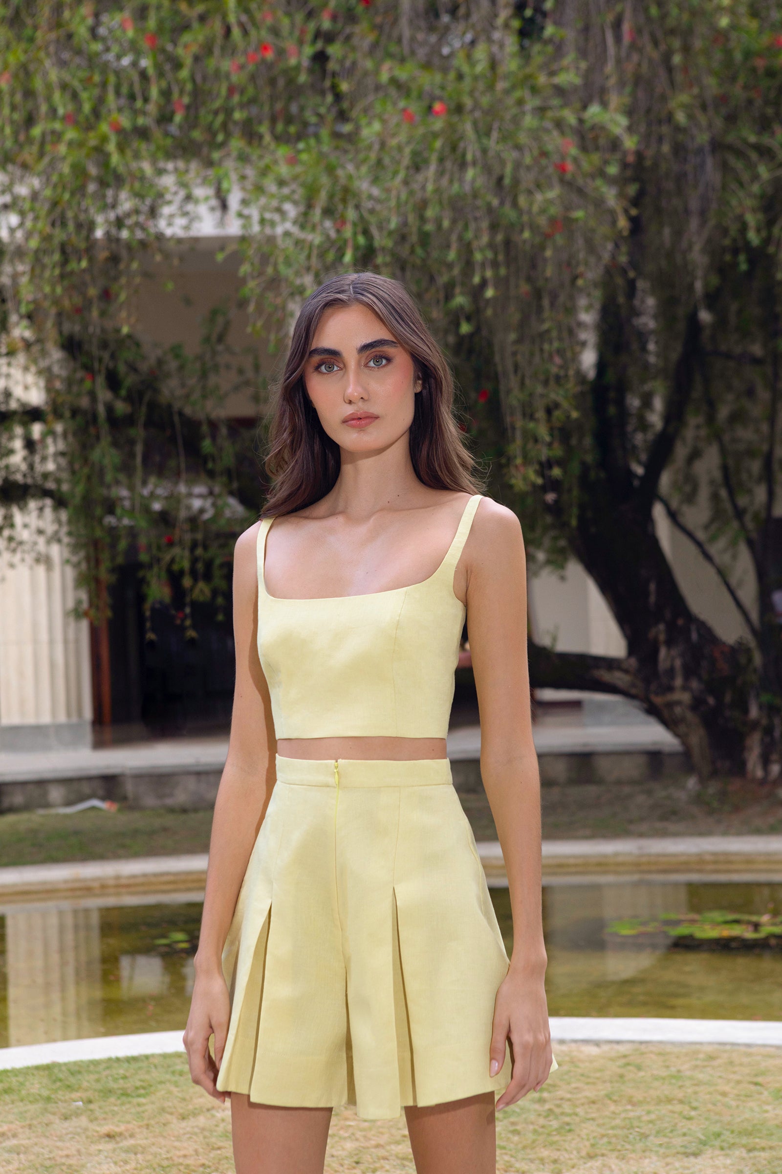 TOLEDO LINEN TOP IN SOFT YELLOW - Glamourous Grace