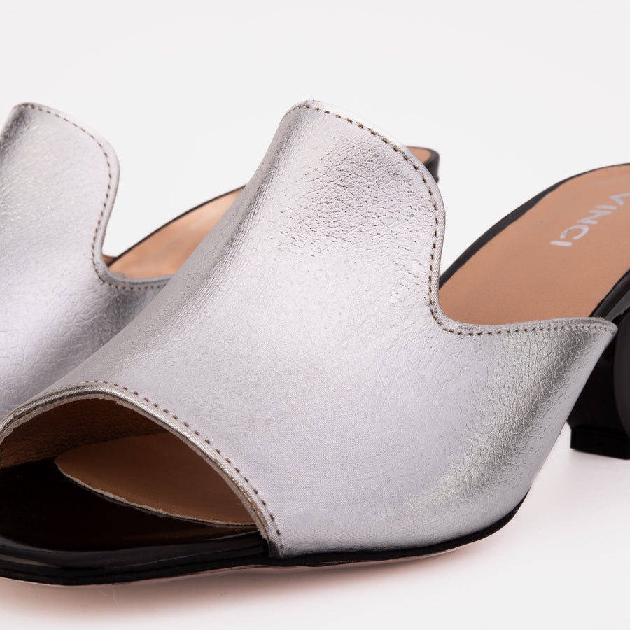 The Tory Silver Leather Women Sandal - Glamourous Grace
