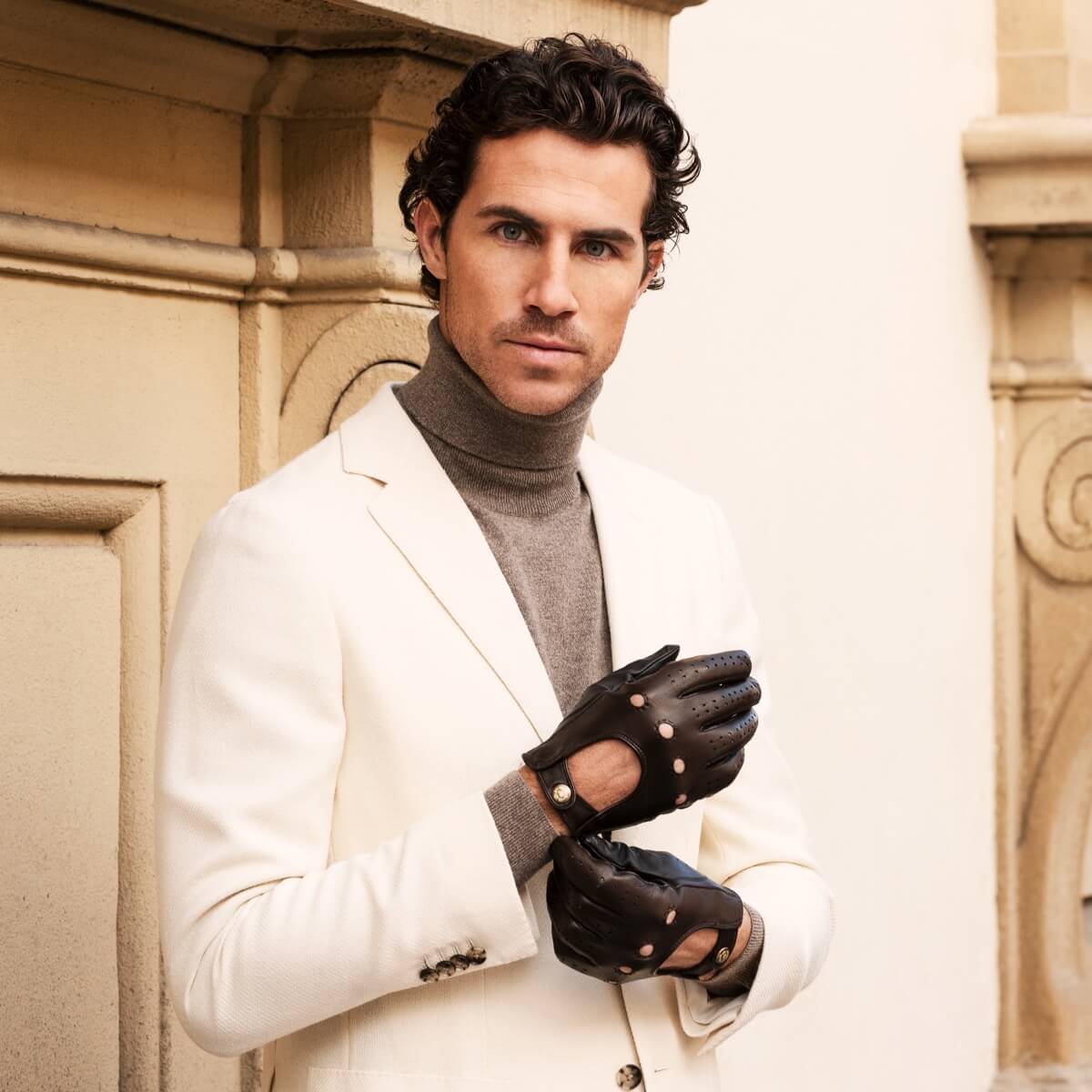 Umberto (brown) - Italian lambskin leather driving gloves & touchscreen feature - Glamourous Grace