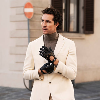 Umberto (black) - Italian lambskin leather driving gloves & touchscreen feature - Glamourous Grace