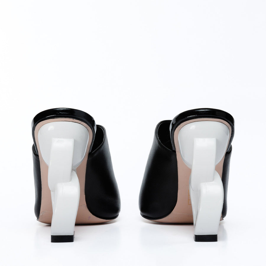 The Cymmer Black Leather Women Sandal - Glamourous Grace