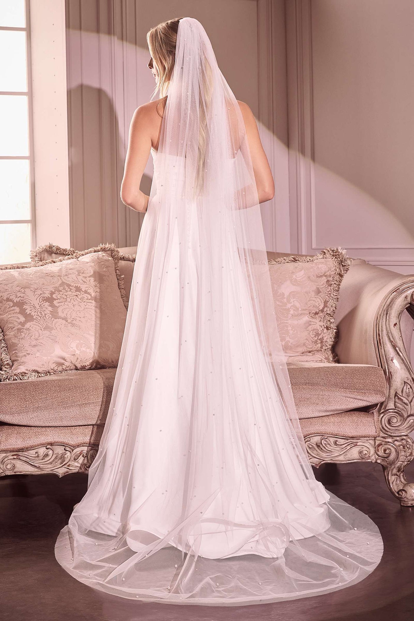 Pearl Drops Chapel Veil - Glamourous Grace