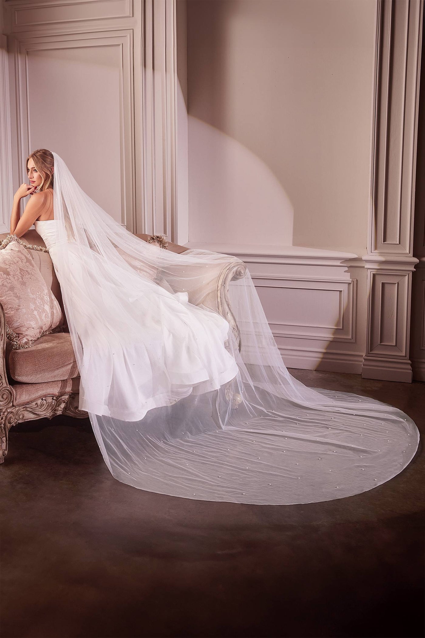 Pearl Drops Royal Veil - Glamourous Grace