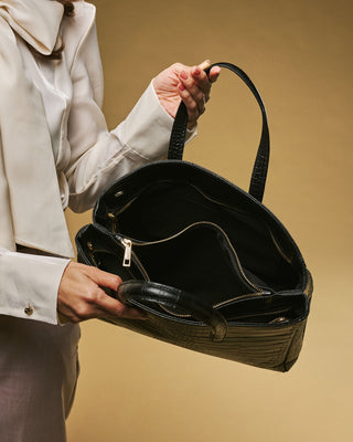 Valentina (black) - Italian calf leather women's handbag (with shoulder strap) - Glamourous Grace
