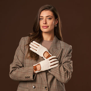 Valeria (cognac) - Hand-sewn Italian crochet driving gloves from lambskin leather - Glamourous Grace