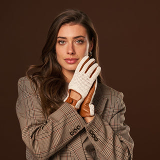 Valeria (cognac) - Hand-sewn Italian crochet driving gloves from lambskin leather - Glamourous Grace