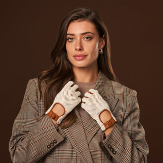 Valeria (cognac) - Hand-sewn Italian crochet driving gloves from lambskin leather - Glamourous Grace