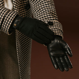 Violetta (black) - Italian tweed women's gloves with touchscreen capability and adjustable snap button - Glamourous Grace