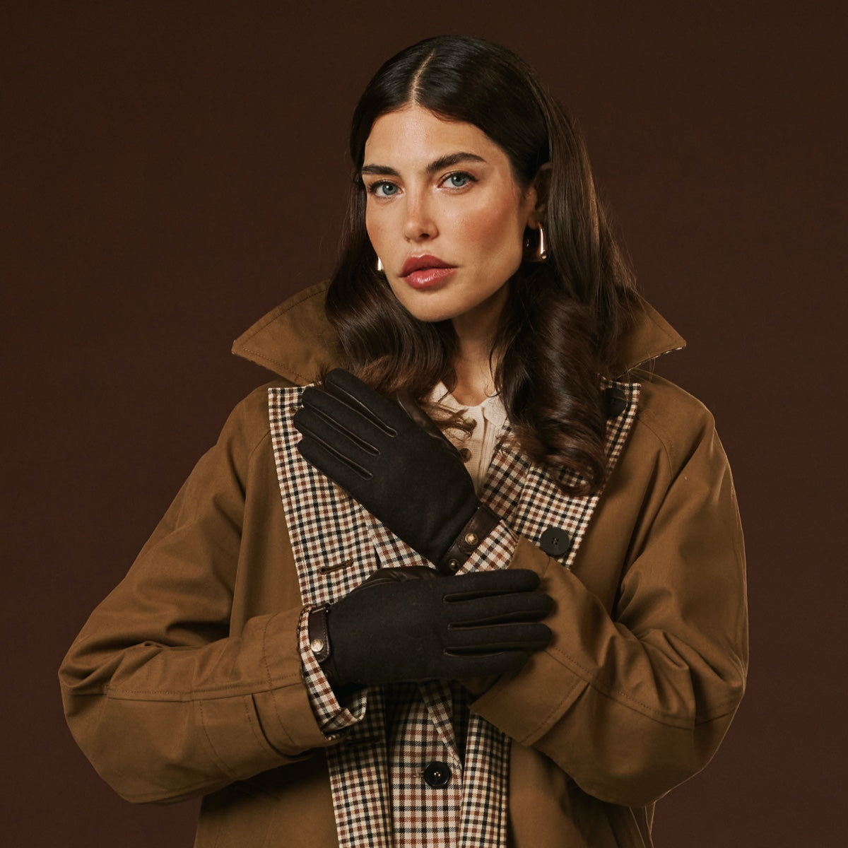 Violetta (dark brown) - Italian tweed women's gloves with touchscreen capability and adjustable snap button - Glamourous Grace