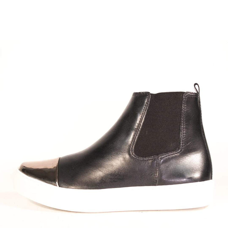 Walter High Top Sneakers - Glamourous Grace