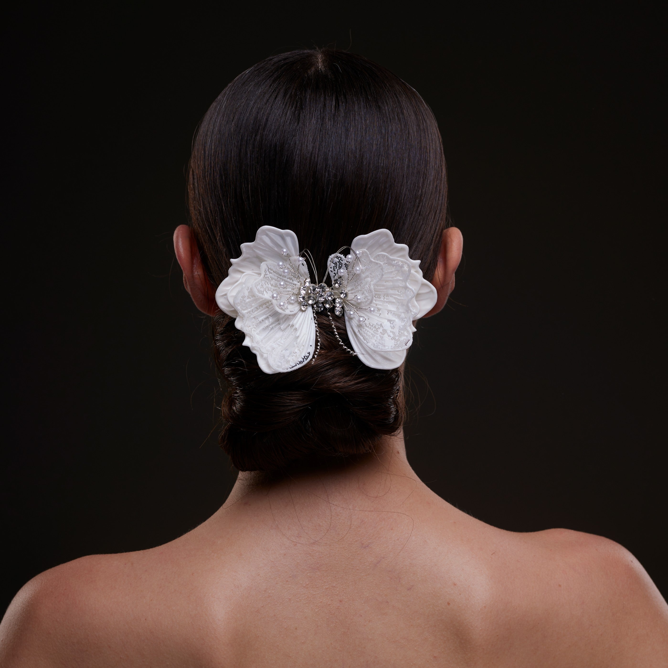 White Butterfly Flower Hair Comb - Glamourous Grace