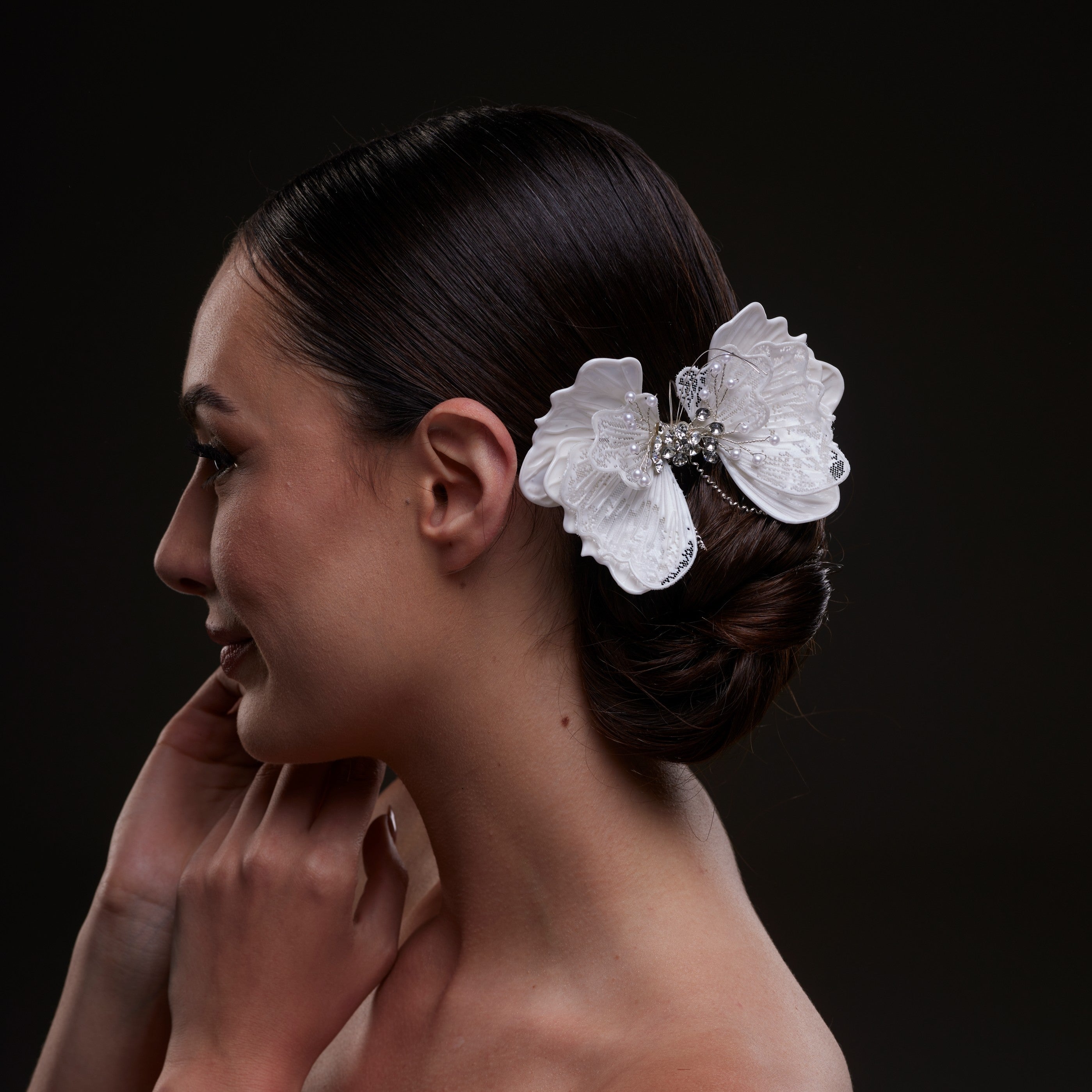White Butterfly Flower Hair Comb - Glamourous Grace