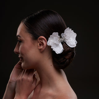 White Butterfly Flower Hair Comb - Glamourous Grace