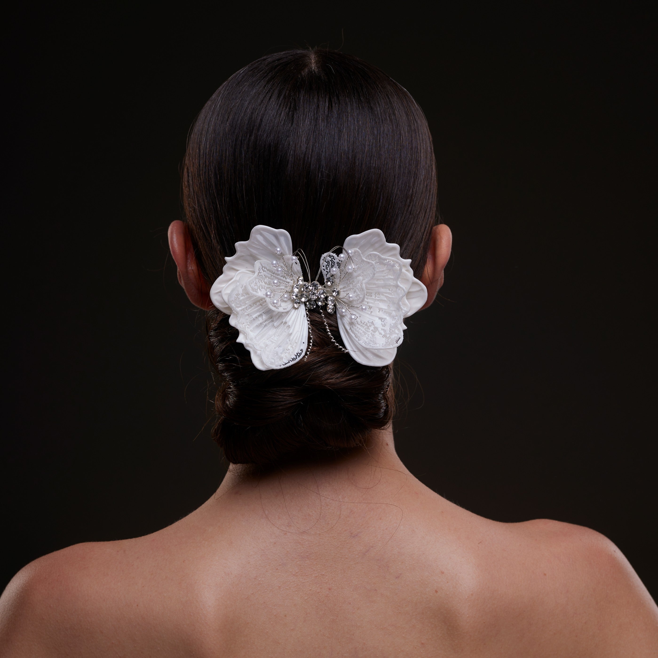 White Butterfly Flower Hair Comb - Glamourous Grace
