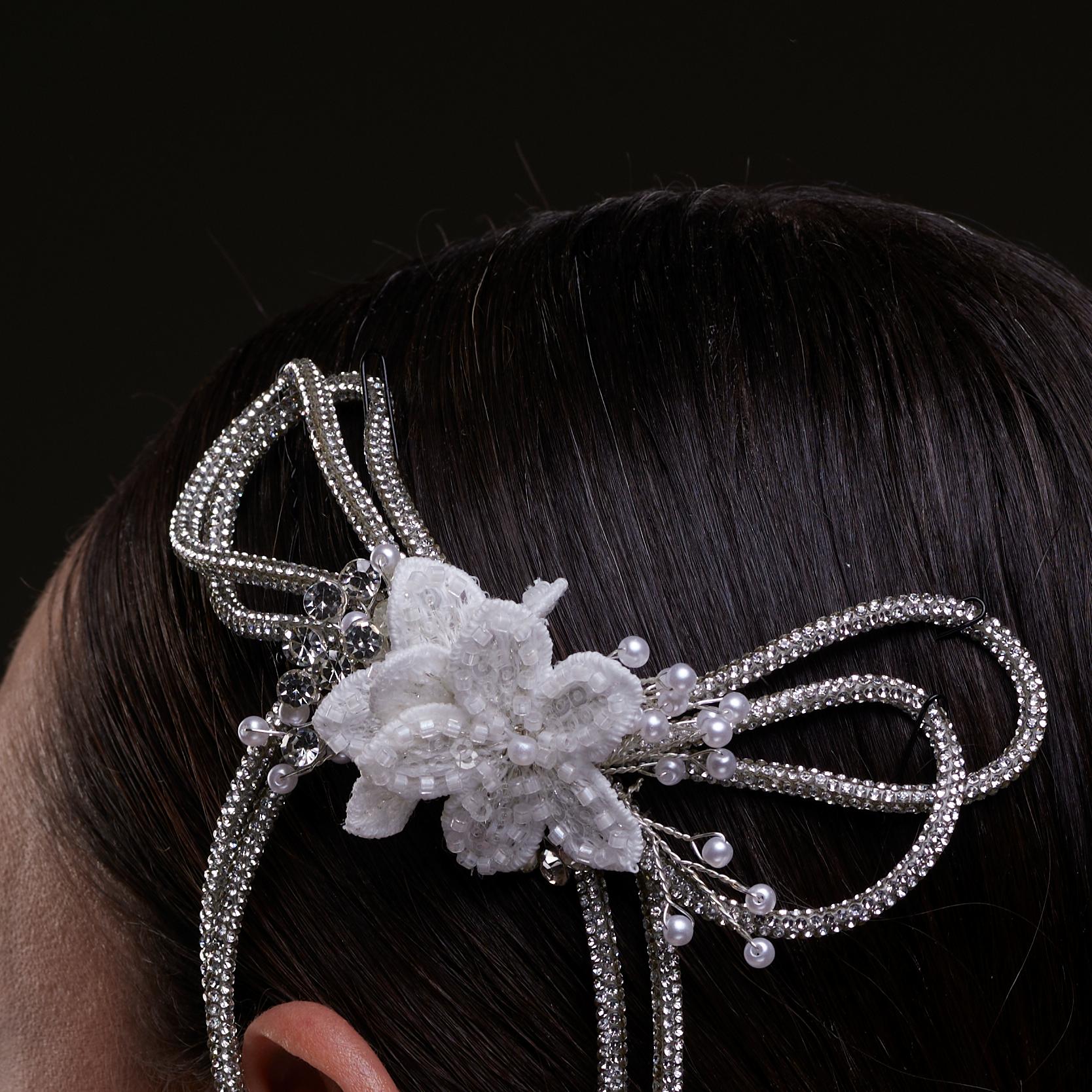White Crystal & Pearl  Hair Comb - Glamourous Grace