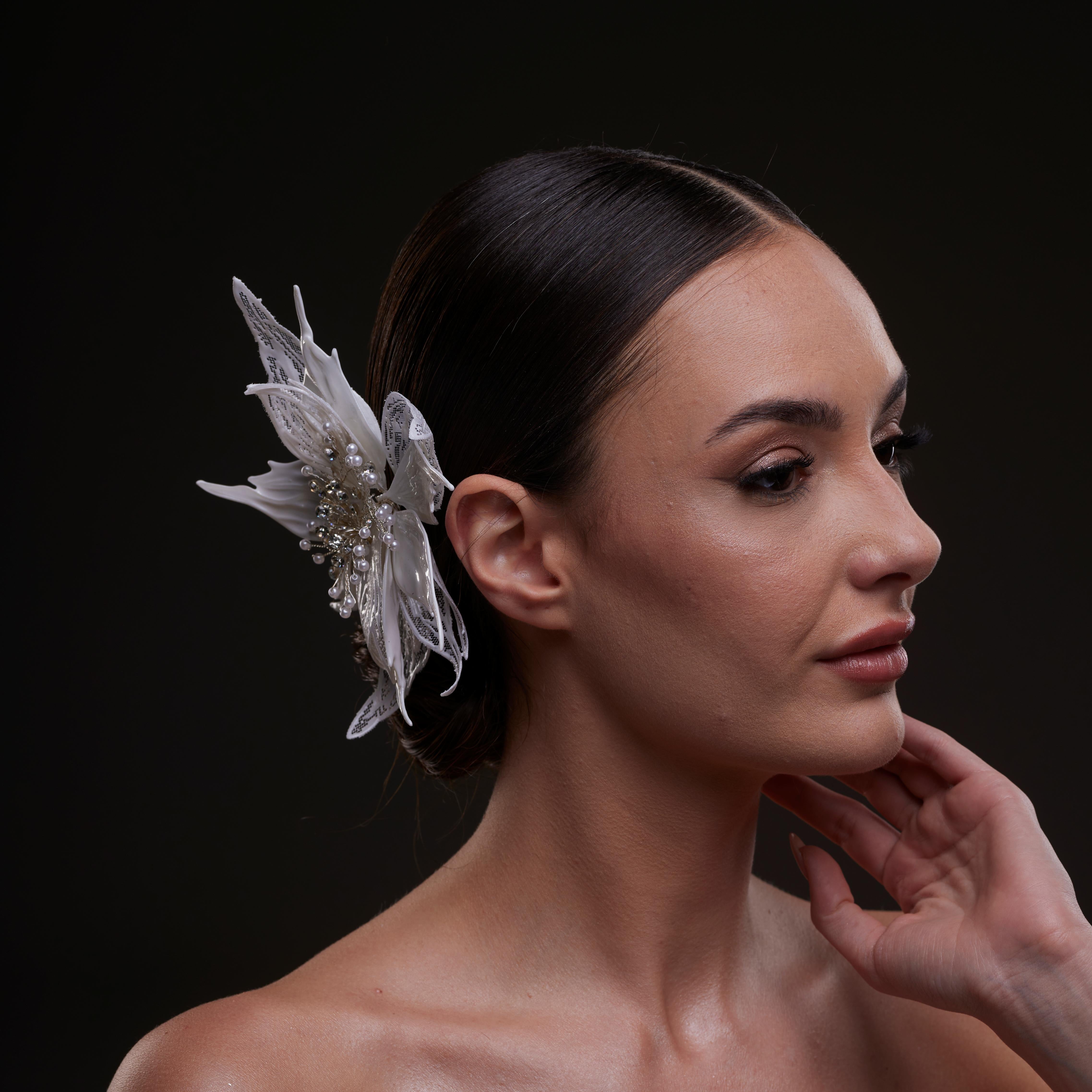 Large White Flower Bridal Hair Comb - Glamourous Grace