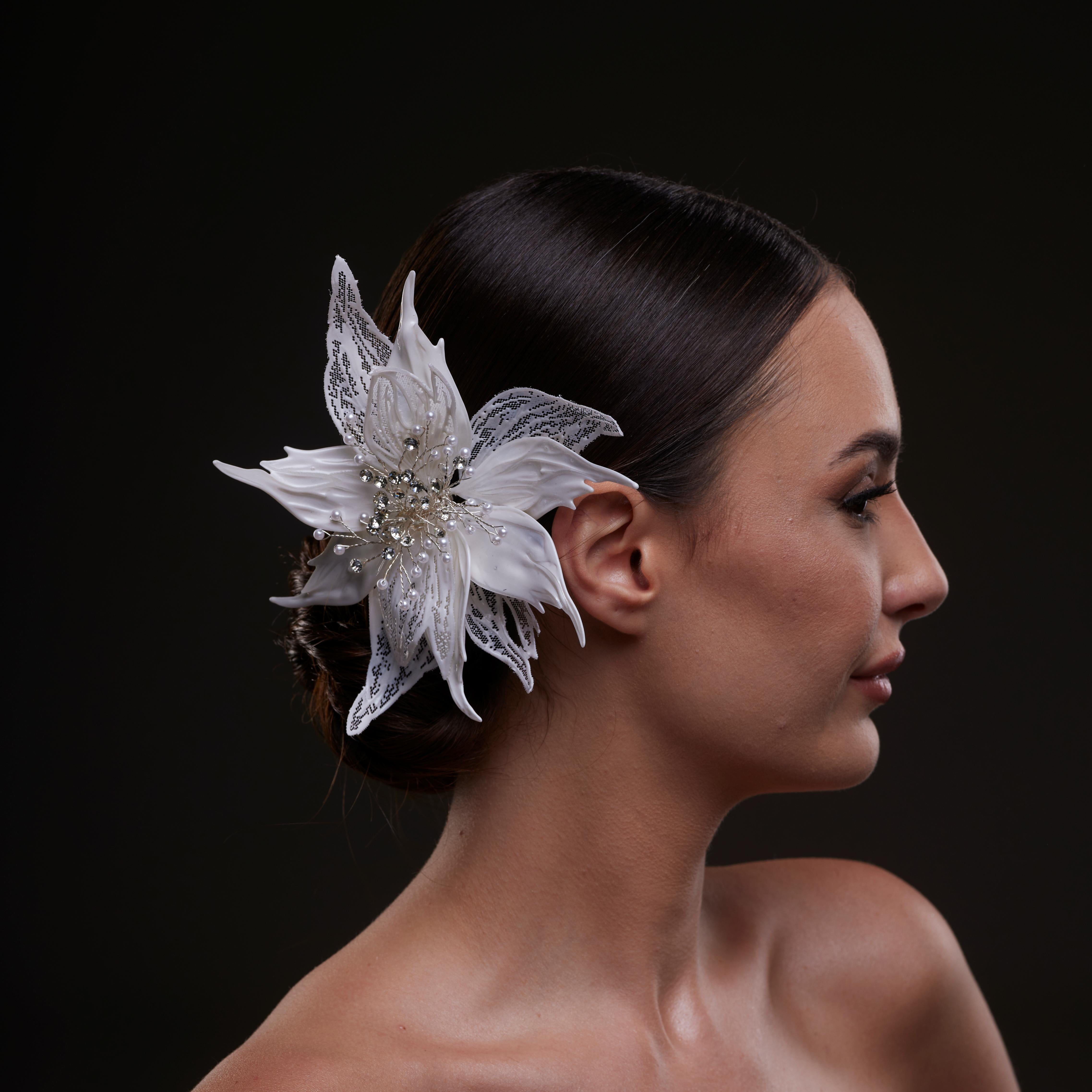 Large White Flower Bridal Hair Comb - Glamourous Grace