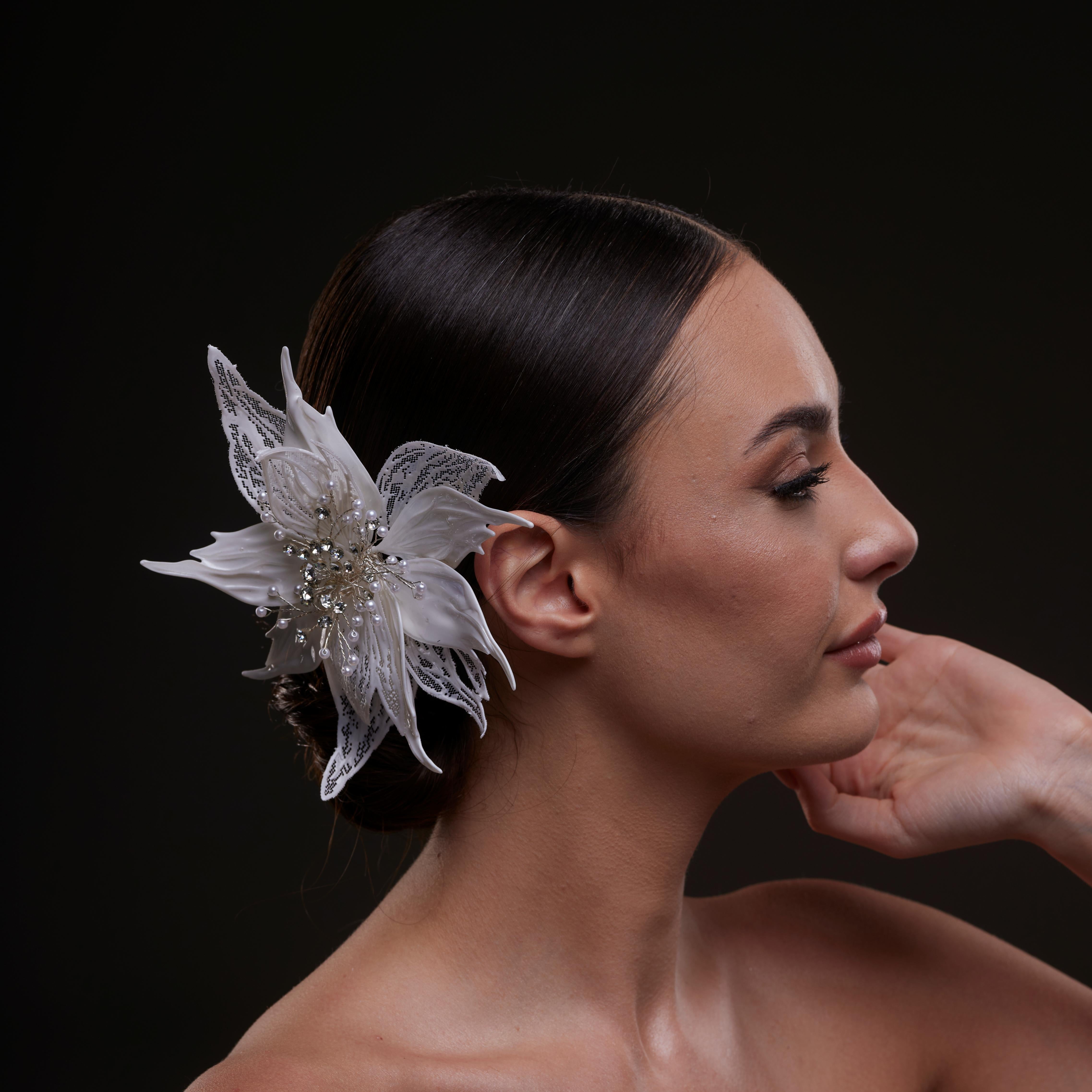 Large White Flower Bridal Hair Comb - Glamourous Grace