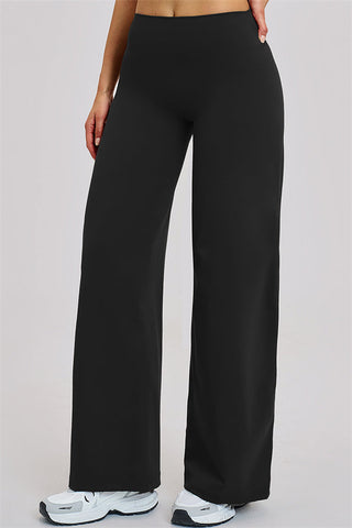 The Dynamic T-shirt Straight Leg Pants 2-Piece Set