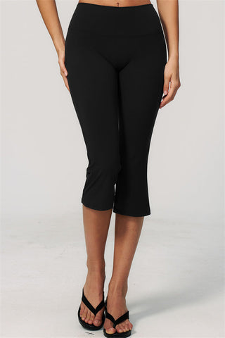 The Zura Sports Bra Capri Leggings 2-Piece Set