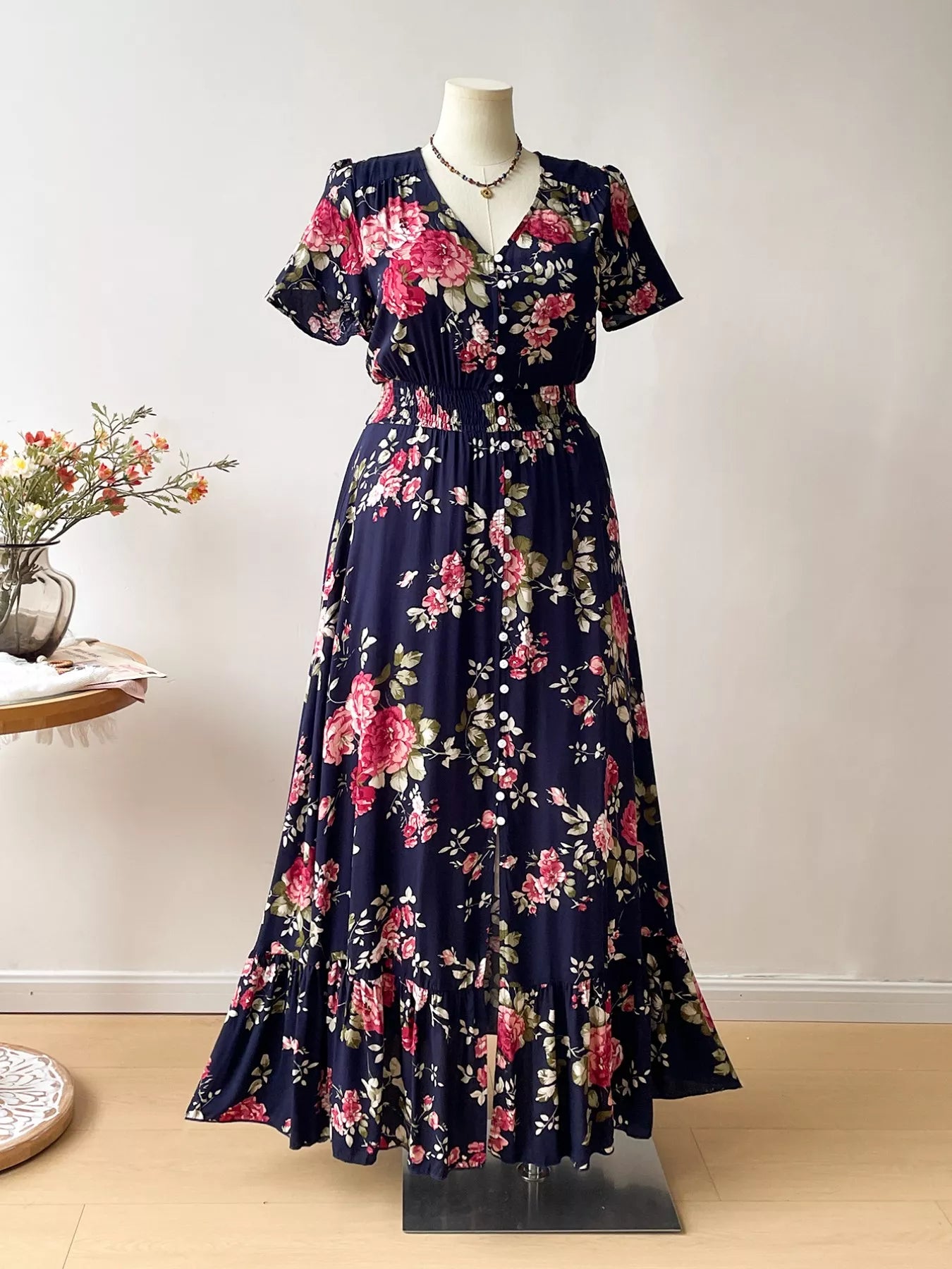 Plus Size Floral Print Short Sleeves V-Neck Dress - Glamourous Grace