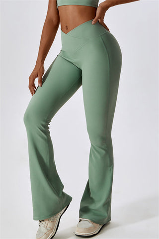 Penelope Sports Bra Flares 2-Piece Set