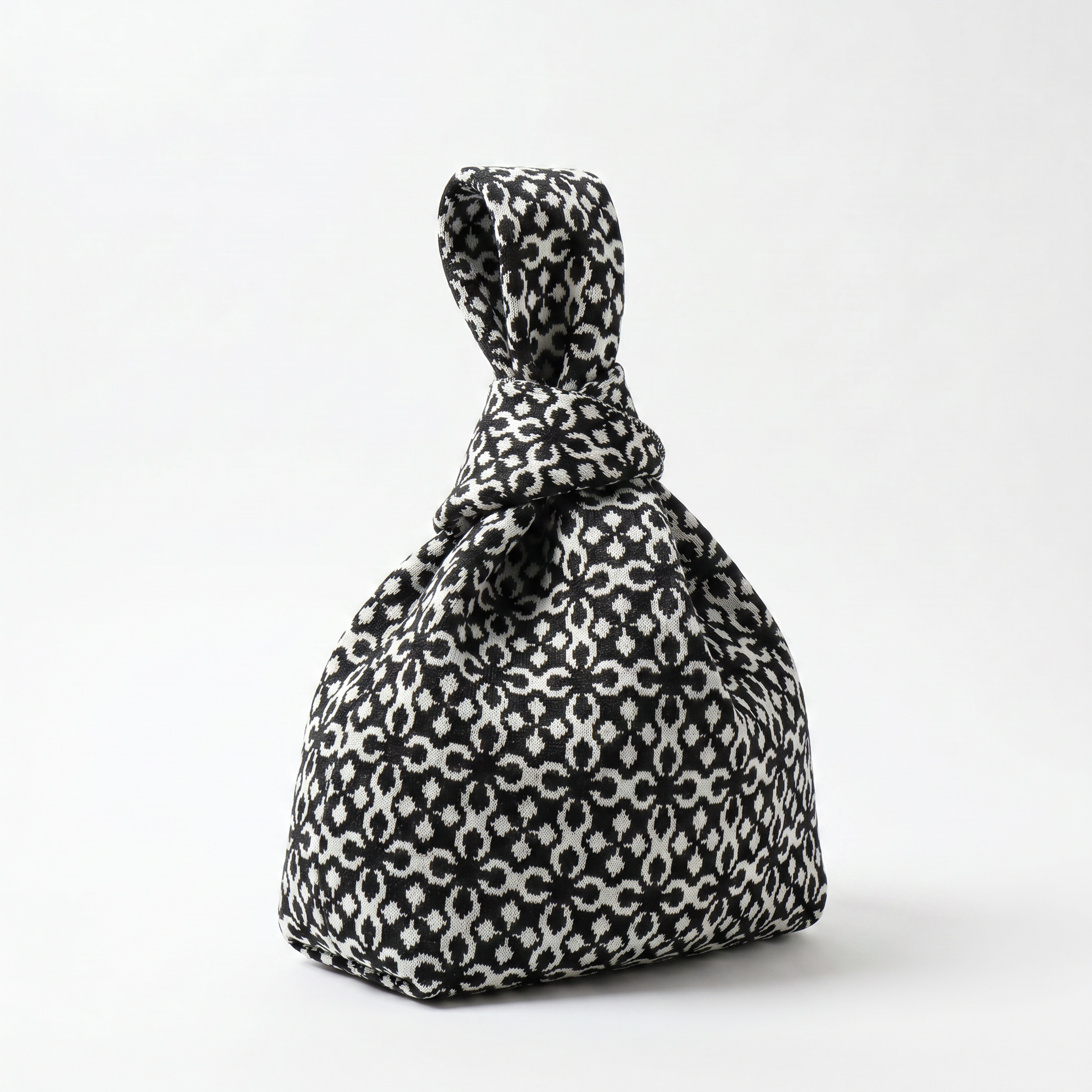 The Black Solitaire Handbag - Glamourous Grace