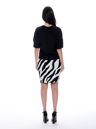 Abstract Face Embroidered Puff Sleeve Top