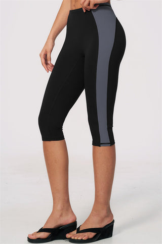 The Sandstone Sports Bra Capri Leggings 2-Piece Set
