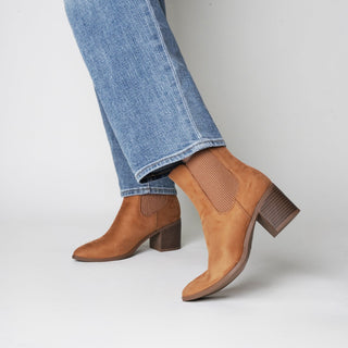 Andi | Camel Suede - Glamourous Grace