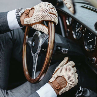 Arturo (cognac) - Hand-sewn Italian crochet driving gloves from lambskin leather - Glamourous Grace