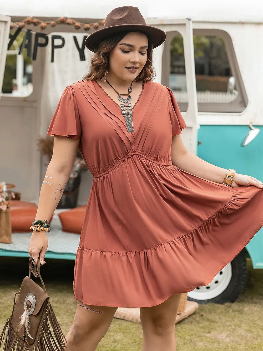 Plus Size Ruffle Hem V-Neck Short Sleeve Dress - Glamourous Grace
