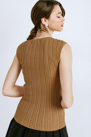 SET THE PACE KNIT TOP - Glamourous Grace
