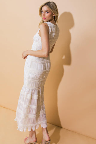 LOOK YOUR BEST WOVEN MIDI DRESS - Glamourous Grace