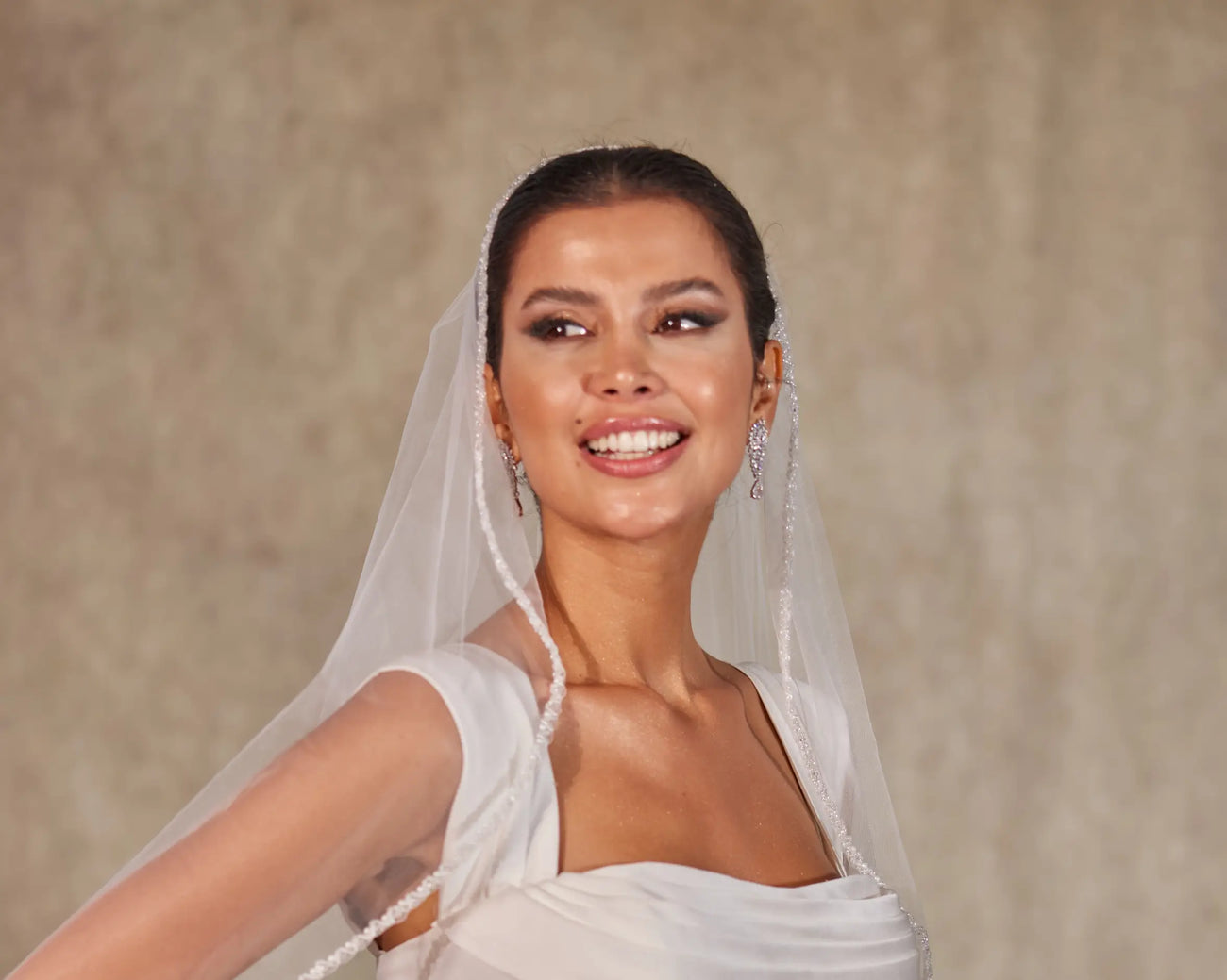 Bridal Shower Pearl Veil- D257 - Glamourous Grace